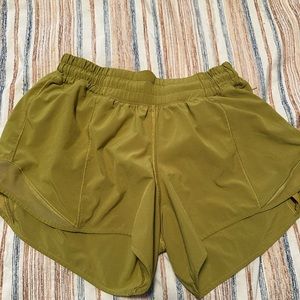 Lululemon hotty hot - green-yellow size 6